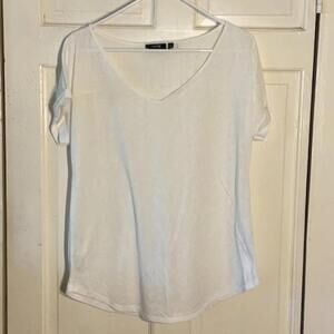 Apt 9 shirt White V-Neck size M Top